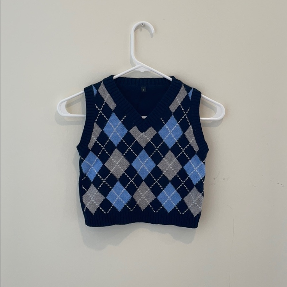 Argyle pattern sweater vest